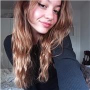 ¡Hola! Mi nombre es Carlota, tengo 25 años, poseo un nivel C1 con certificado Cambridge y ofrezco clases particulares de inglés